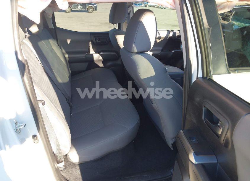 Photo 8 of 2021 Toyota Tacoma SR5 V6 (VIN 5TFAZ5CN5MX107993)