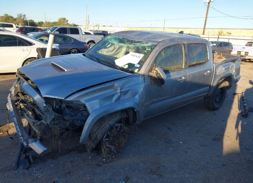 Photo 2 of 2021 Toyota Tacoma TRD SPORT (VIN 5TFAZ5CN5MX117195)