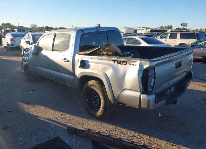 Photo 3 of 2021 Toyota Tacoma TRD SPORT (VIN 5TFAZ5CN5MX117195)