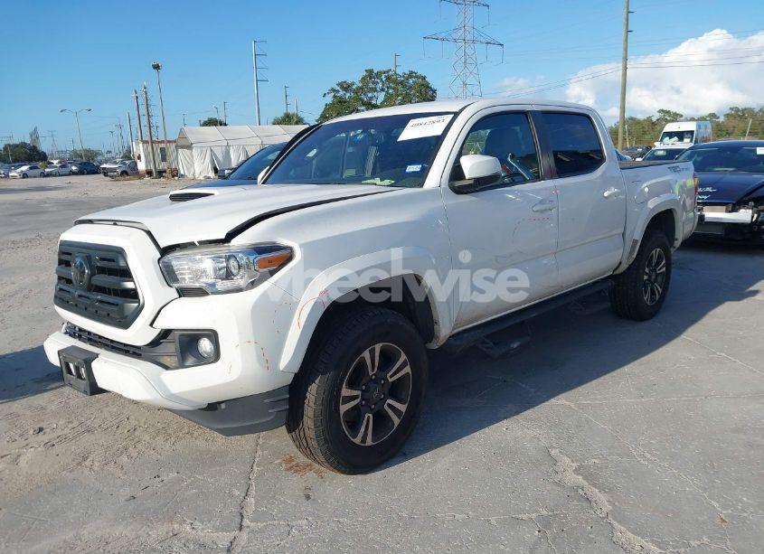 Photo 2 of 2016 Toyota Tacoma TRD SPORT (VIN 5TFAZ5CN6GX007678)
