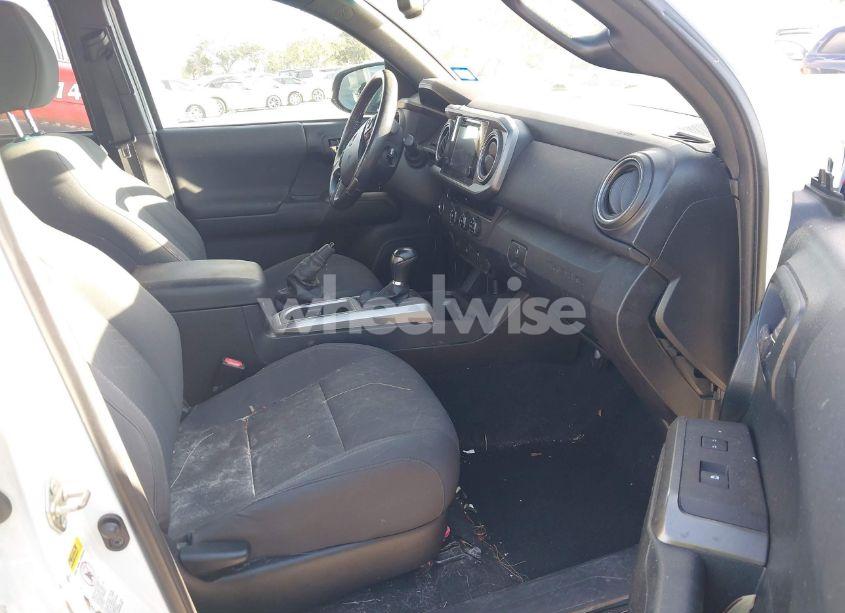 Photo 5 of 2016 Toyota Tacoma TRD SPORT (VIN 5TFAZ5CN6GX007678)