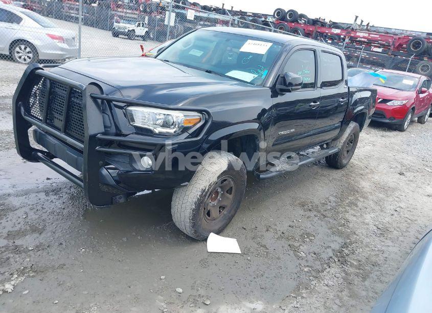 Photo 2 of 2016 Toyota Tacoma SR5 V6 (VIN 5TFAZ5CN6GX012718)