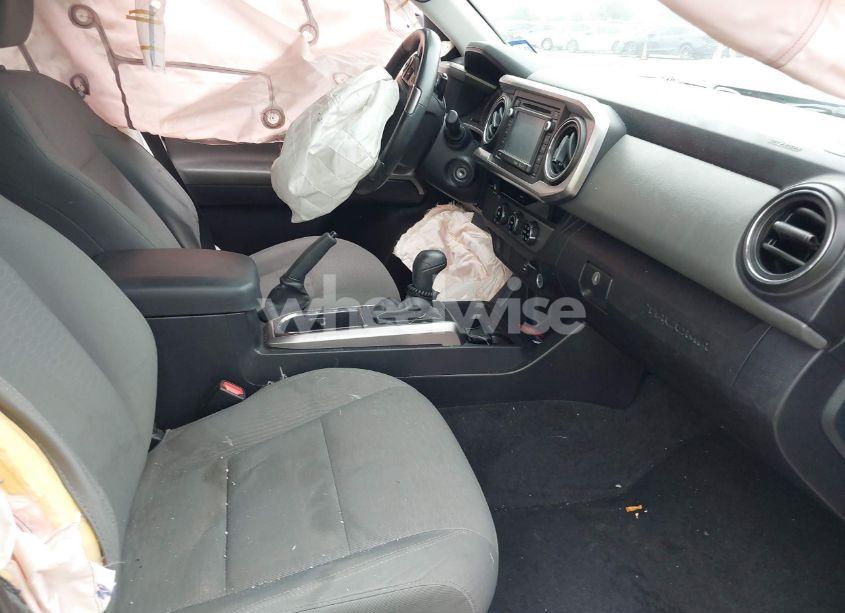 Photo 5 of 2016 Toyota Tacoma SR5 V6 (VIN 5TFAZ5CN6GX019281)