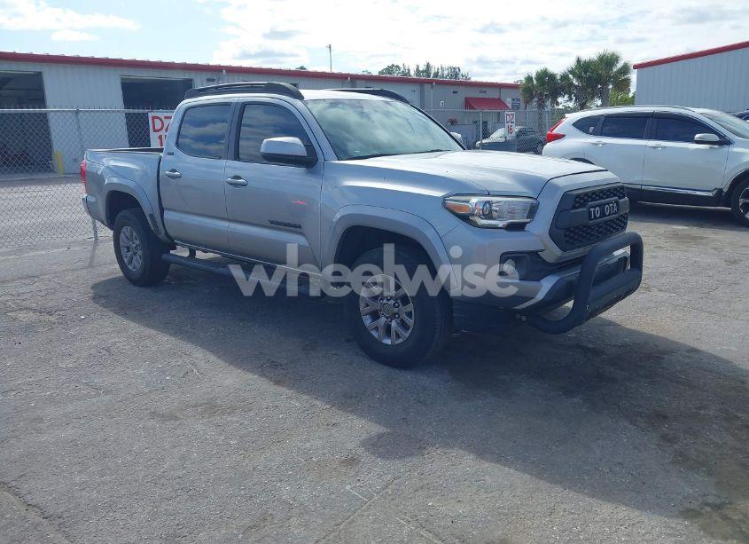 2017 Toyota Tacoma SR5 V6 (VIN 5TFAZ5CN6HX034154) main photo