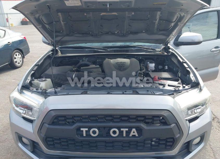 Photo 10 of 2017 Toyota Tacoma SR5 V6 (VIN 5TFAZ5CN6HX034154)