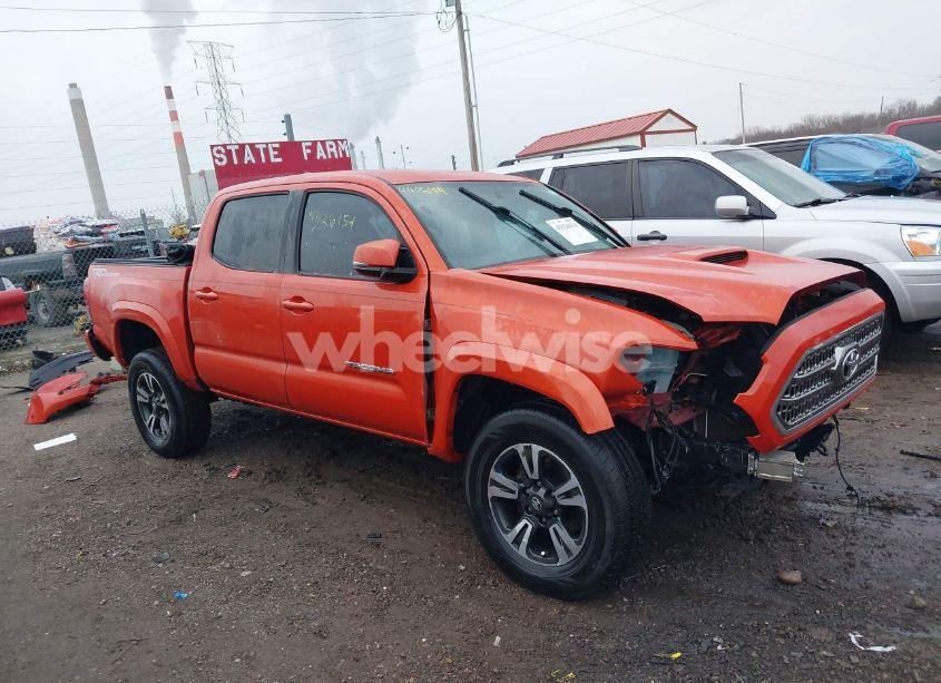 2017 Toyota Tacoma TRD SPORT (VIN 5TFAZ5CN6HX037880) main photo