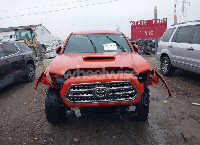 Photo 13 of 2017 Toyota Tacoma TRD SPORT (VIN 5TFAZ5CN6HX037880)