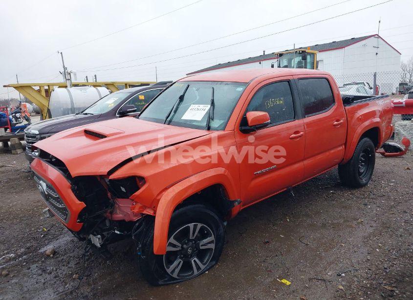 Photo 2 of 2017 Toyota Tacoma TRD SPORT (VIN 5TFAZ5CN6HX037880)