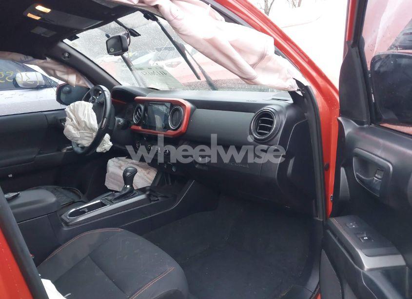 Photo 5 of 2017 Toyota Tacoma TRD SPORT (VIN 5TFAZ5CN6HX037880)