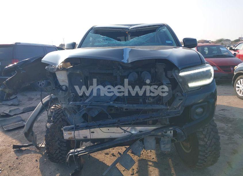 Photo 12 of 2017 Toyota Tacoma SR5 V6 (VIN 5TFAZ5CN6HX052590)