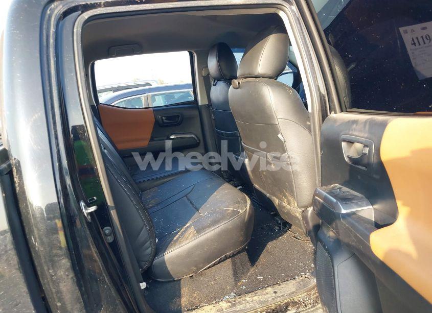 Photo 8 of 2017 Toyota Tacoma SR5 V6 (VIN 5TFAZ5CN6HX052590)