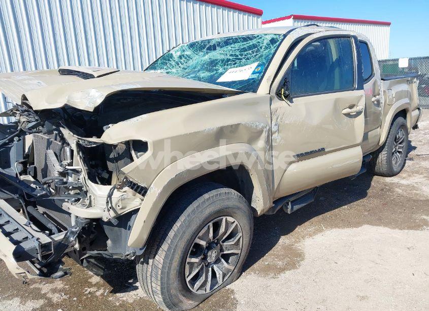 Photo 2 of 2020 Toyota Tacoma (VIN 5TFAZ5CN6LX090099)