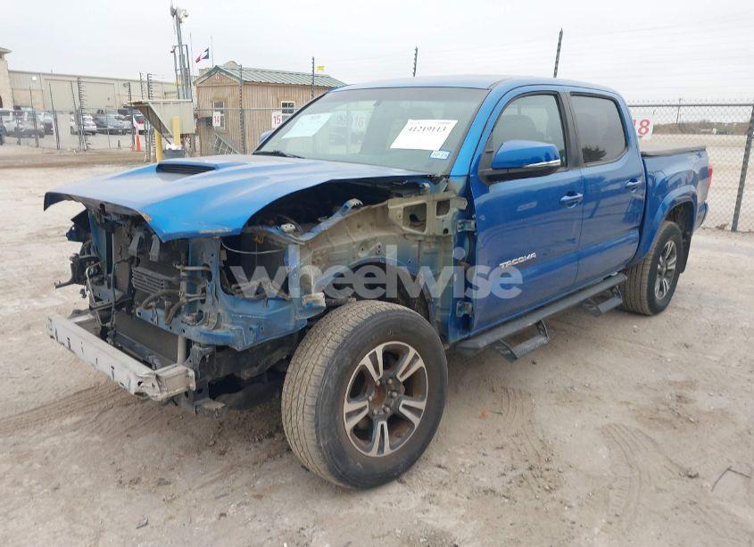 Photo 2 of 2016 Toyota Tacoma TRD SPORT (VIN 5TFAZ5CN7GX013599)