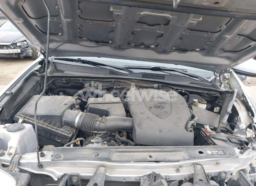 Photo 10 of 2016 Toyota Tacoma SR5 V6 (VIN 5TFAZ5CN7GX014011)