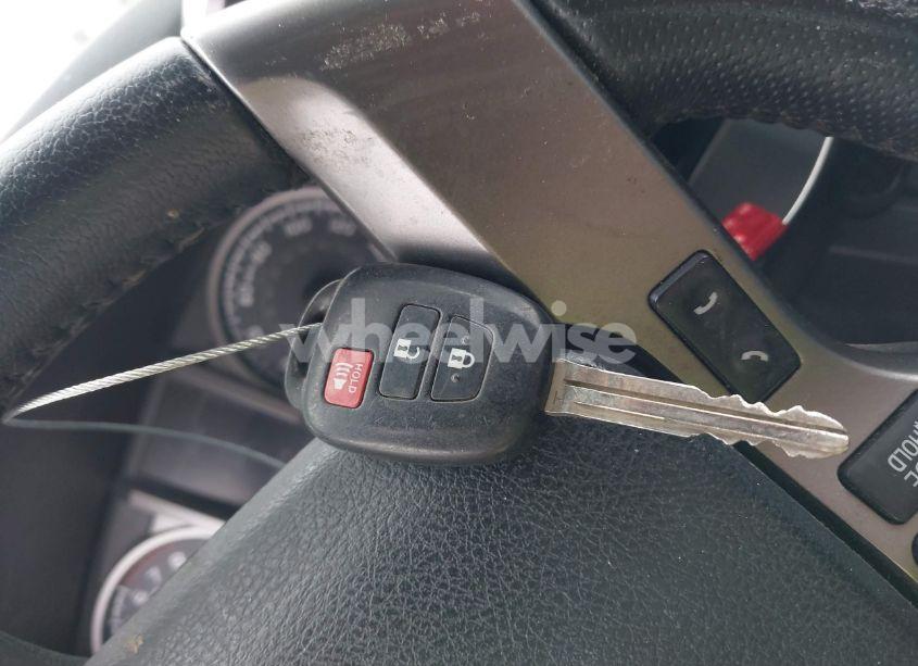 Photo 11 of 2016 Toyota Tacoma SR5 V6 (VIN 5TFAZ5CN7GX014011)