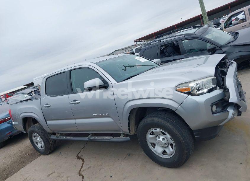 Photo 13 of 2016 Toyota Tacoma SR5 V6 (VIN 5TFAZ5CN7GX014011)