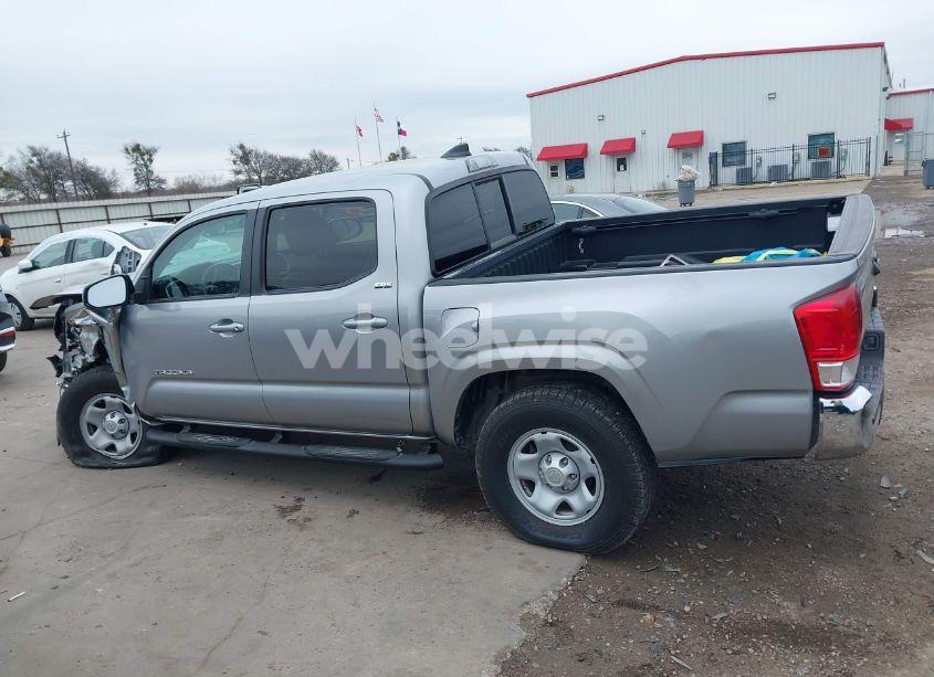 Photo 14 of 2016 Toyota Tacoma SR5 V6 (VIN 5TFAZ5CN7GX014011)