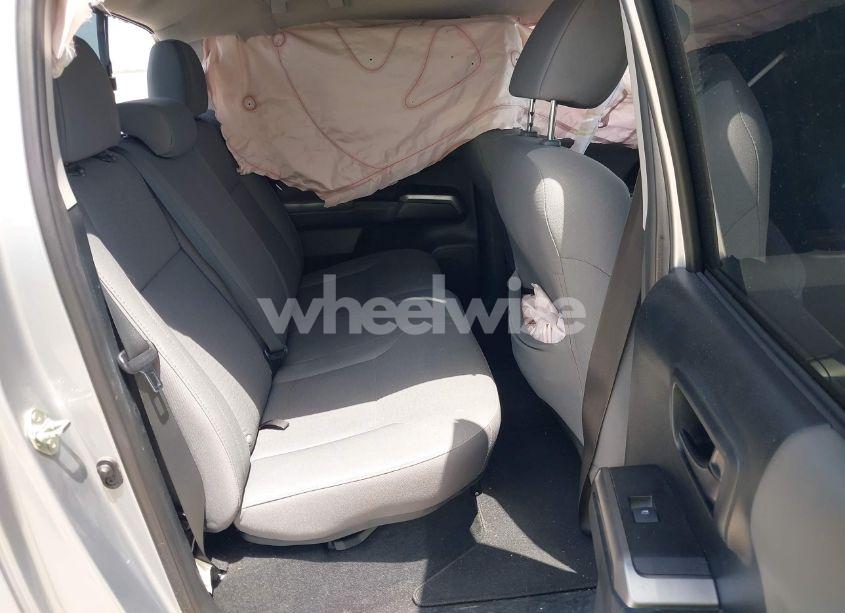 Photo 8 of 2017 Toyota Tacoma SR5 V6 (VIN 5TFAZ5CN7HX040626)