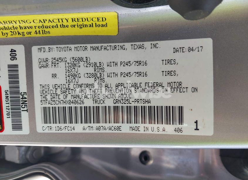 Photo 9 of 2017 Toyota Tacoma SR5 V6 (VIN 5TFAZ5CN7HX040626)