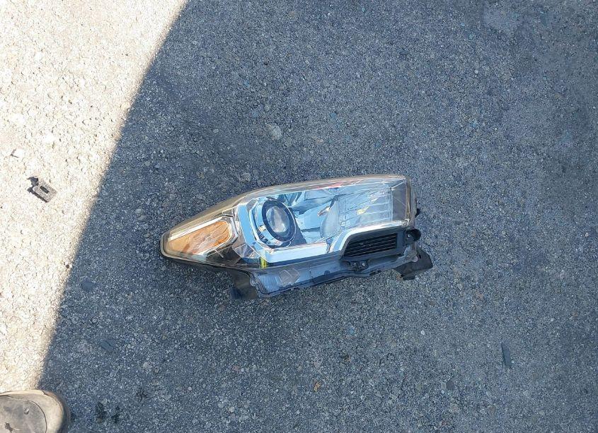 Photo 12 of 2017 Toyota Tacoma SR5 V6 (VIN 5TFAZ5CN8HX050064)