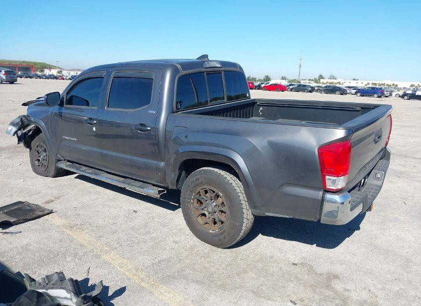 Photo 3 of 2017 Toyota Tacoma SR5 V6 (VIN 5TFAZ5CN8HX050064)