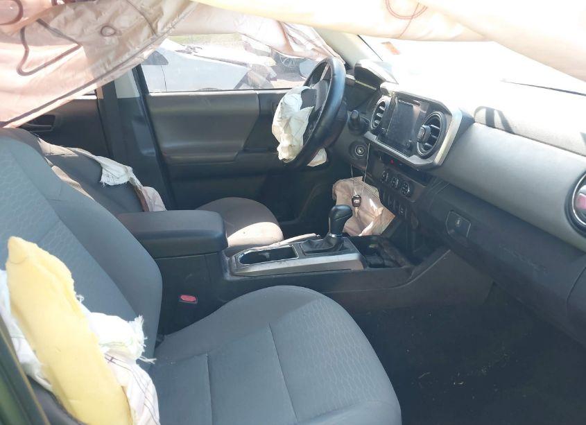 Photo 5 of 2017 Toyota Tacoma SR5 V6 (VIN 5TFAZ5CN8HX050064)