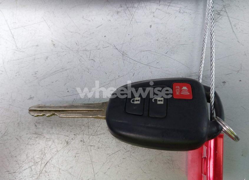 Photo 11 of 2018 Toyota Tacoma SR5 V6 (VIN 5TFAZ5CN8JX068103)