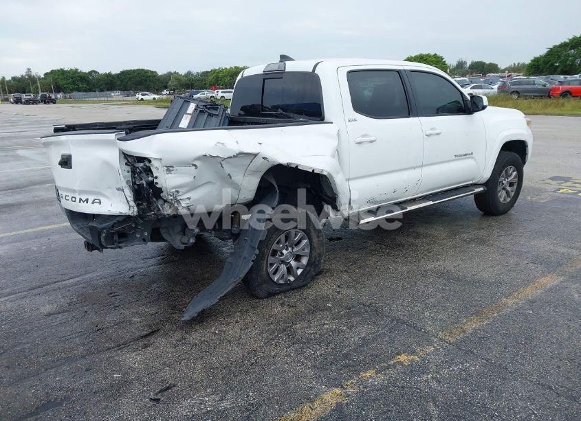 Photo 4 of 2018 Toyota Tacoma SR5 V6 (VIN 5TFAZ5CN8JX068103)