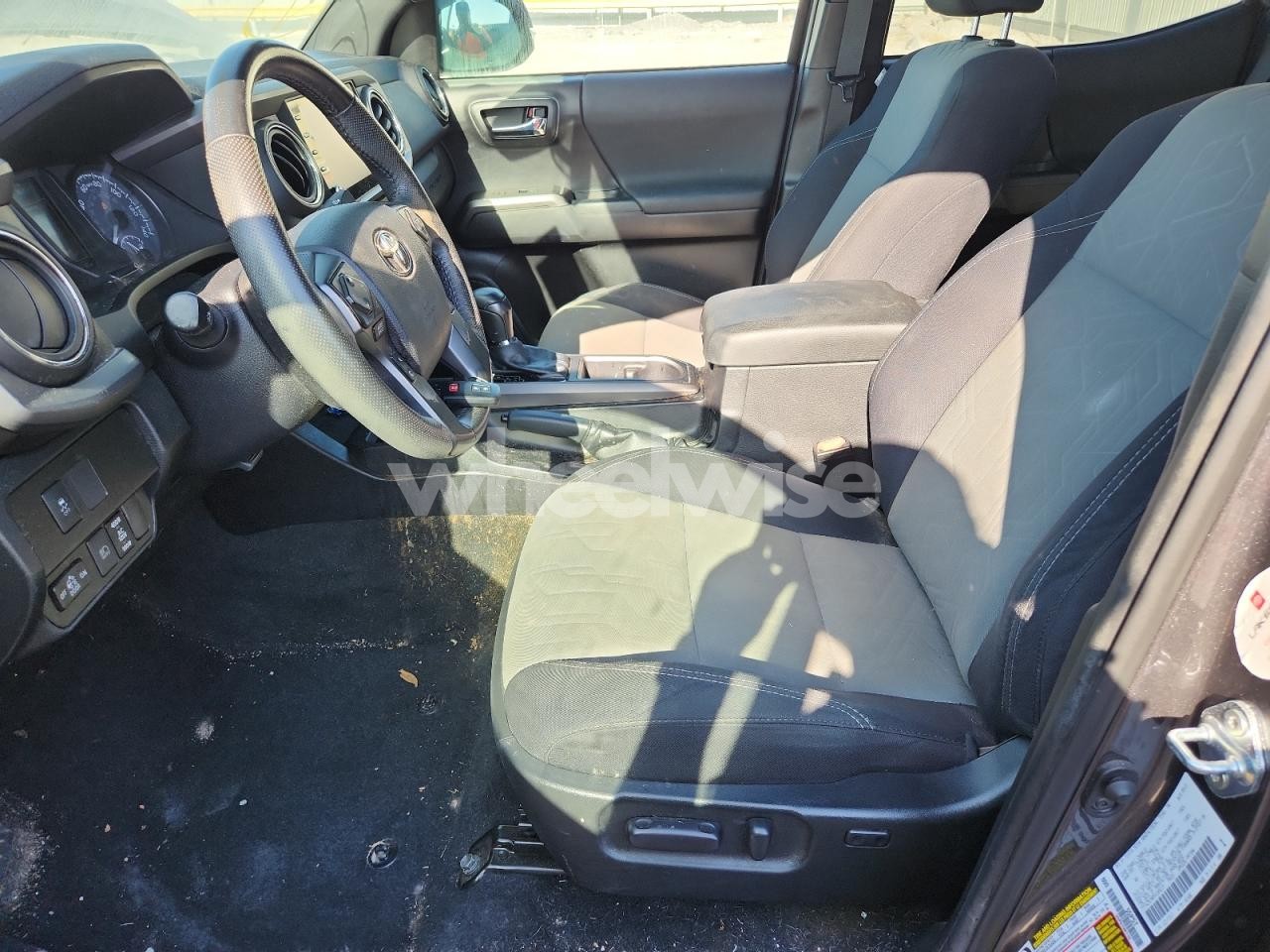 Photo 7 of 2021 TOYOTA TACOMA DOUBLE CAB (VIN 5TFAZ5CN8MX109219)