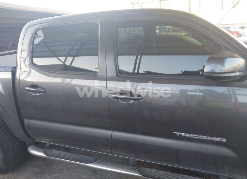 Photo 14 of 2016 Toyota Tacoma SR5 V6 (VIN 5TFAZ5CN9GX002555)