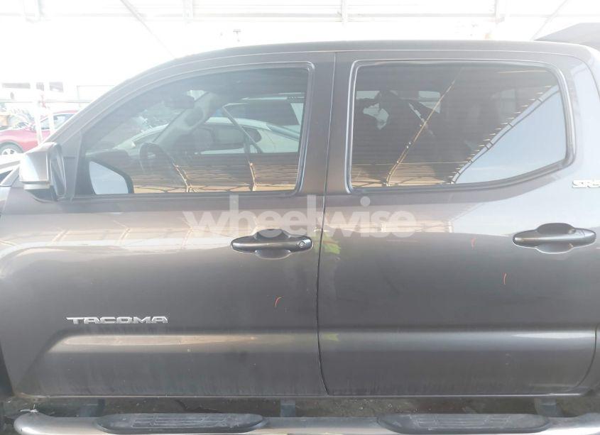 Photo 15 of 2016 Toyota Tacoma SR5 V6 (VIN 5TFAZ5CN9GX002555)