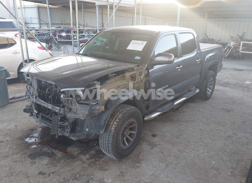 Photo 2 of 2016 Toyota Tacoma SR5 V6 (VIN 5TFAZ5CN9GX002555)
