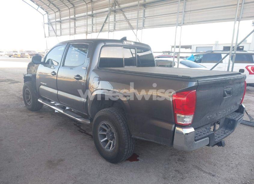 Photo 3 of 2016 Toyota Tacoma SR5 V6 (VIN 5TFAZ5CN9GX002555)
