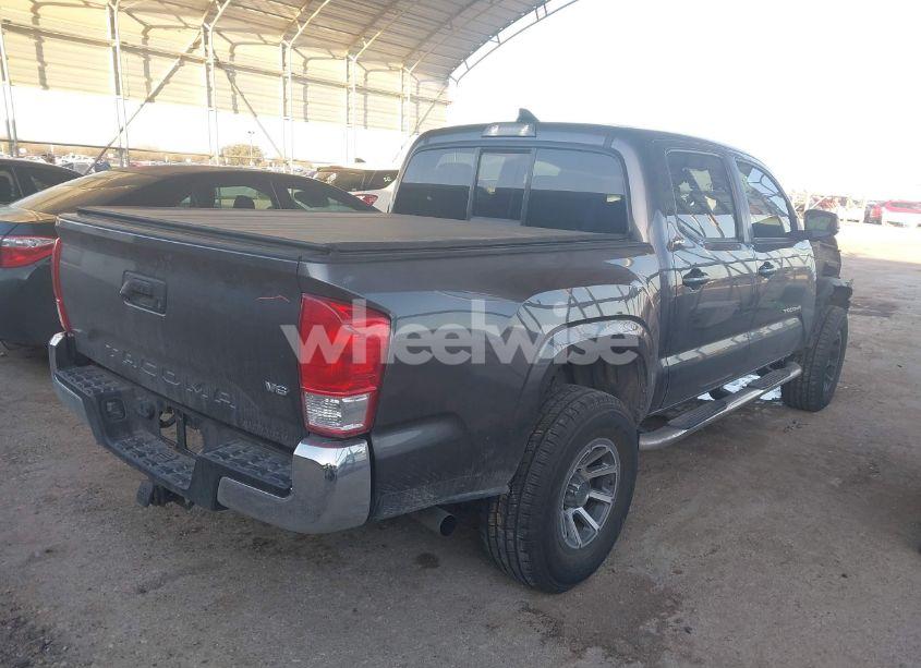 Photo 4 of 2016 Toyota Tacoma SR5 V6 (VIN 5TFAZ5CN9GX002555)