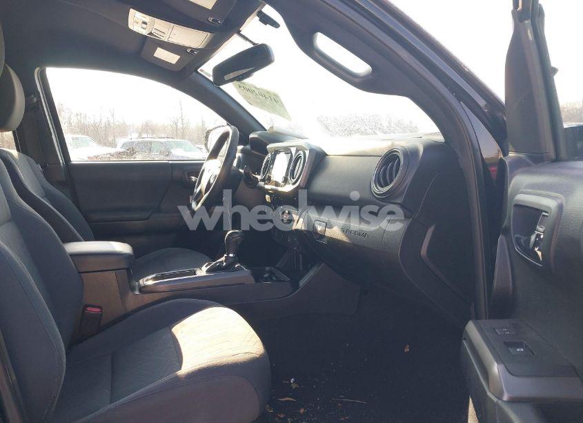 Photo 5 of 2016 Toyota Tacoma TRD OFF ROAD (VIN 5TFAZ5CN9GX005357)