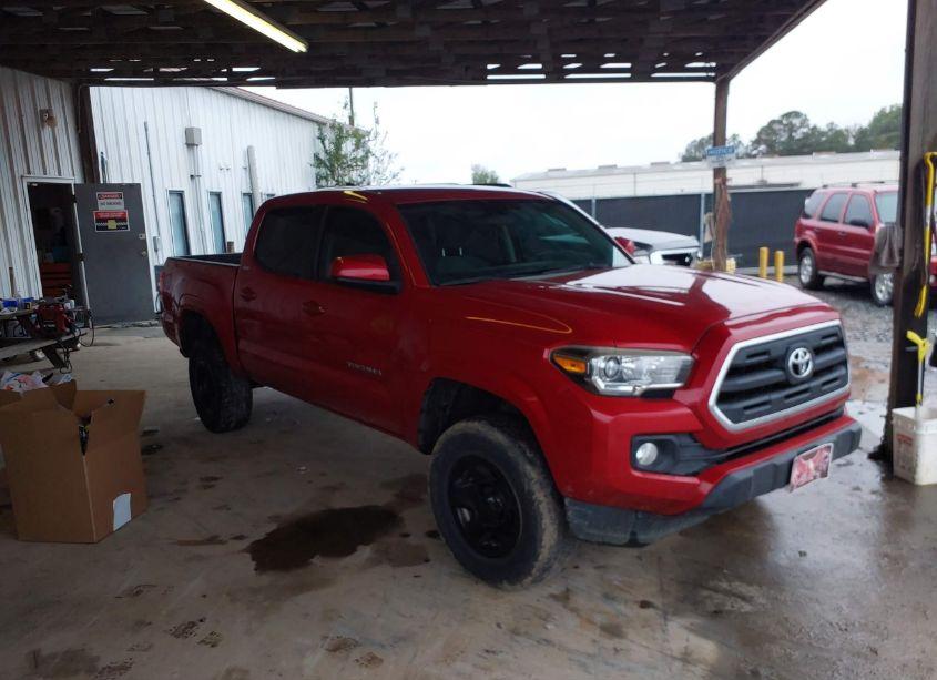 2016 Toyota Tacoma SR5 V6 (VIN 5TFAZ5CN9GX021087) main photo