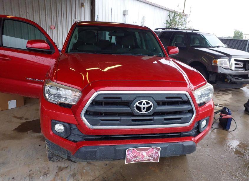 Photo 12 of 2016 Toyota Tacoma SR5 V6 (VIN 5TFAZ5CN9GX021087)