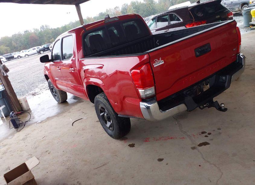 Photo 3 of 2016 Toyota Tacoma SR5 V6 (VIN 5TFAZ5CN9GX021087)