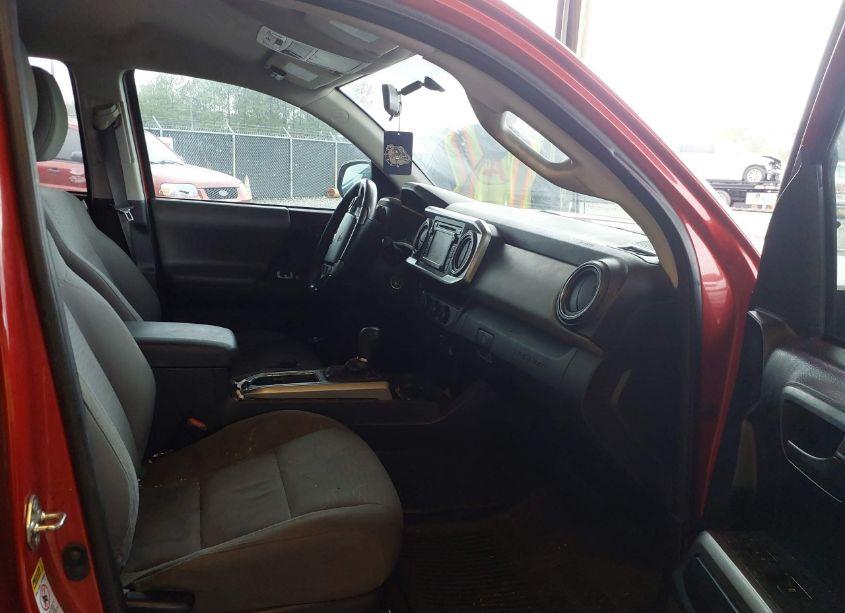 Photo 5 of 2016 Toyota Tacoma SR5 V6 (VIN 5TFAZ5CN9GX021087)