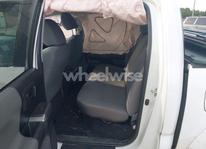 Photo 8 of 2017 Toyota Tacoma DBL CAB/SR5/TRD SPORT/OR (VIN 5TFAZ5CN9HX040563)