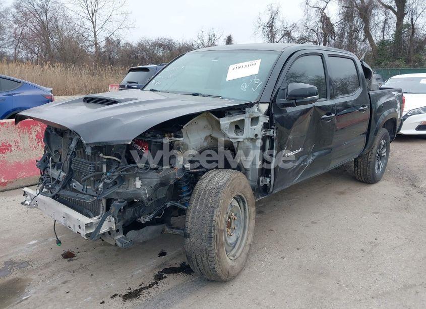 Photo 18 of 2017 Toyota Tacoma TRD SPORT (VIN 5TFAZ5CN9HX043074)