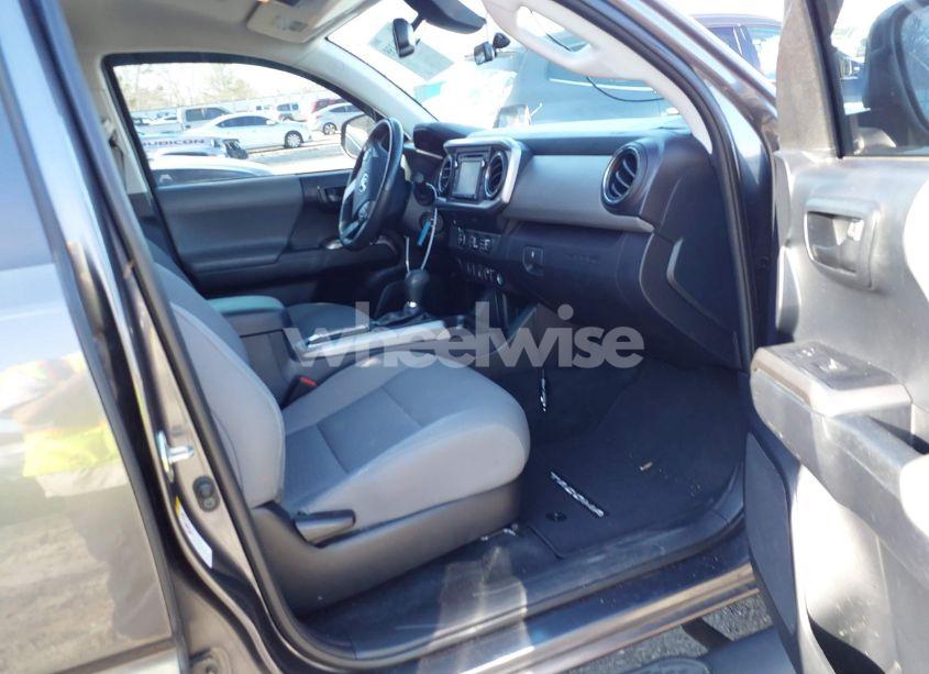 Photo 5 of 2019 Toyota Tacoma SR5 V6 (VIN 5TFAZ5CN9KX079953)