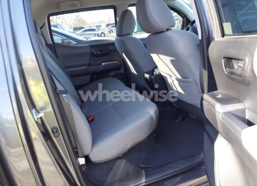 Photo 8 of 2019 Toyota Tacoma SR5 V6 (VIN 5TFAZ5CN9KX079953)