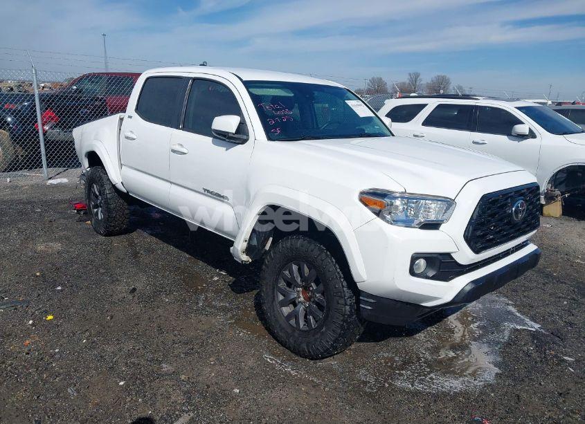 2021 Toyota Tacoma SR5 V6 (VIN 5TFAZ5CN9MX102053) main photo