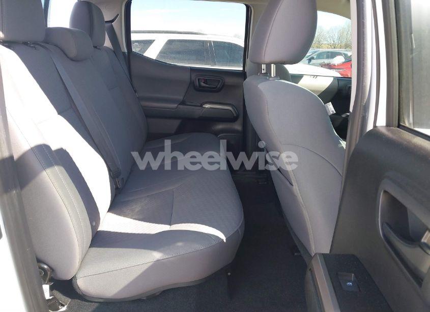 Photo 8 of 2021 Toyota Tacoma SR5 V6 (VIN 5TFAZ5CN9MX102053)