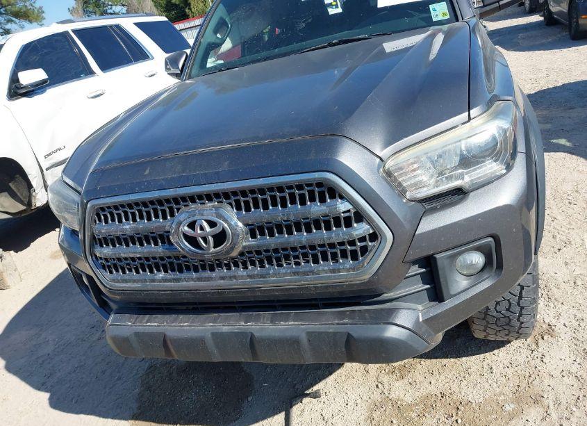 Photo 12 of 2016 Toyota Tacoma TRD OFF ROAD (VIN 5TFAZ5CNXGX006341)