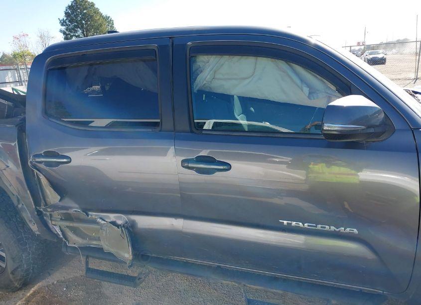 Photo 13 of 2016 Toyota Tacoma TRD OFF ROAD (VIN 5TFAZ5CNXGX006341)