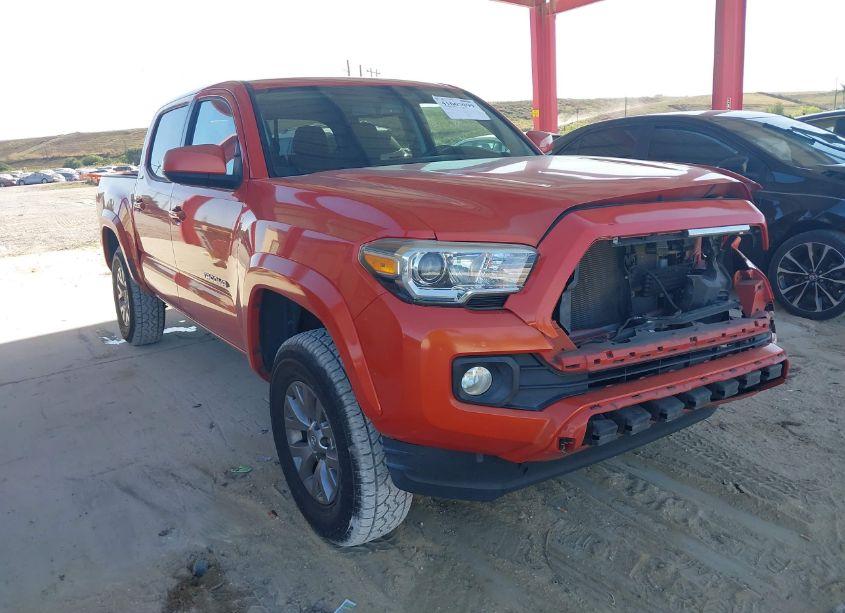 2017 Toyota Tacoma SR5 V6 (VIN 5TFAZ5CNXHX036375) main photo