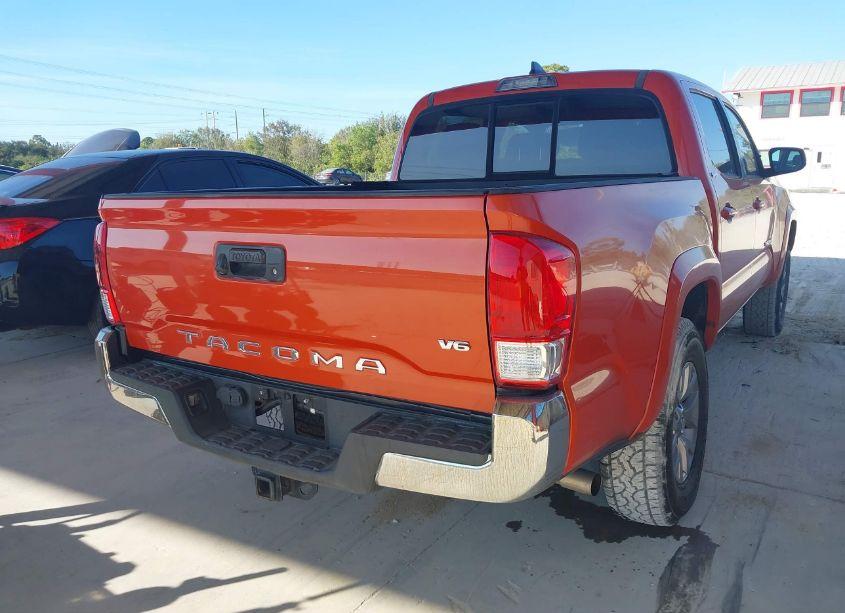 Photo 4 of 2017 Toyota Tacoma SR5 V6 (VIN 5TFAZ5CNXHX036375)