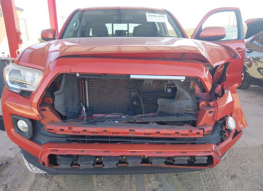 Photo 6 of 2017 Toyota Tacoma SR5 V6 (VIN 5TFAZ5CNXHX036375)